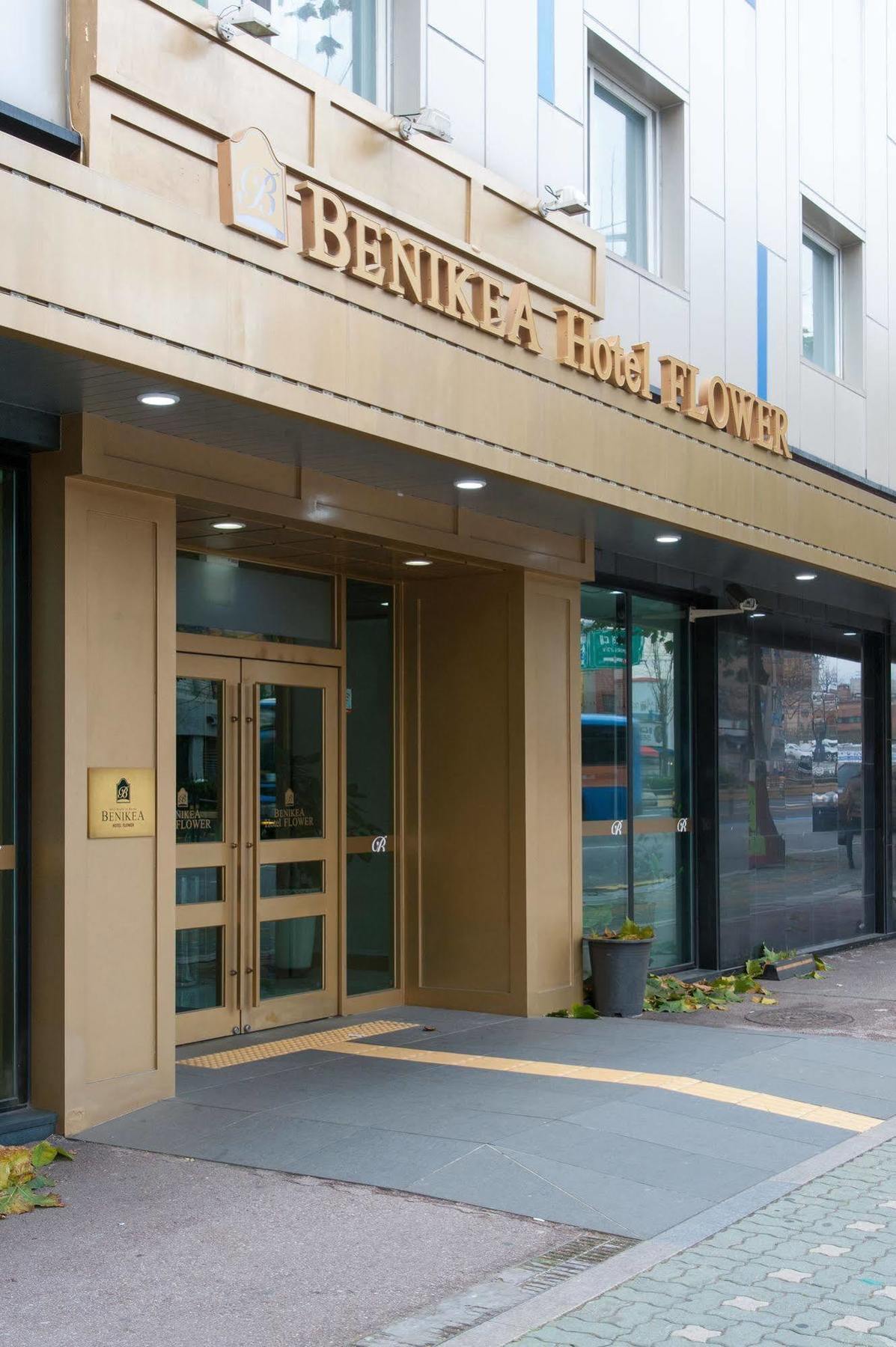 Benikea Hotel Flower Сеул Экстерьер фото